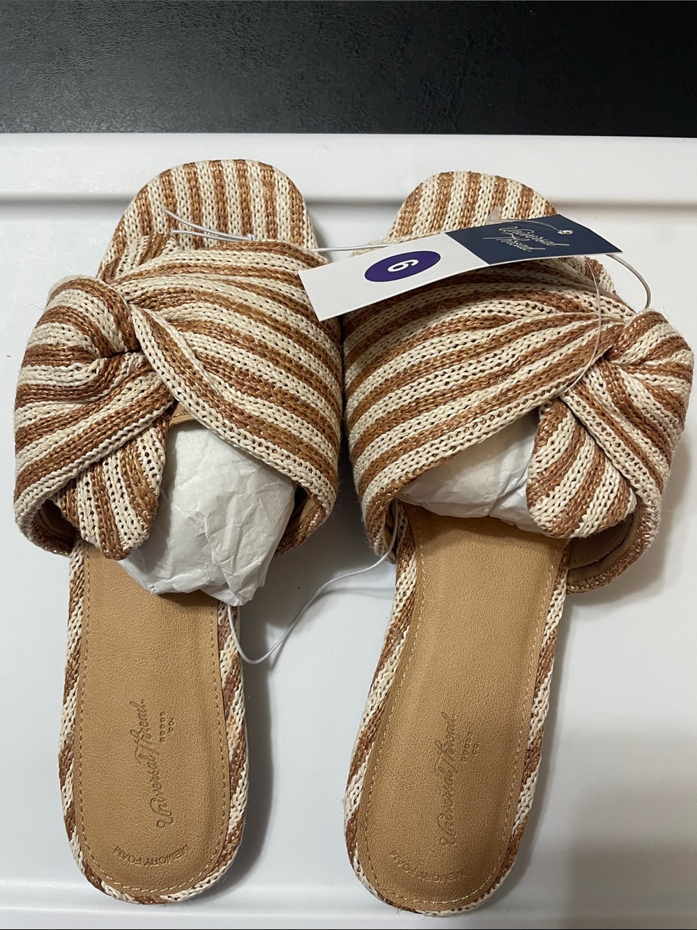 Light brown and cream Mila striped slide sandals NWT universal thread Sz. 6